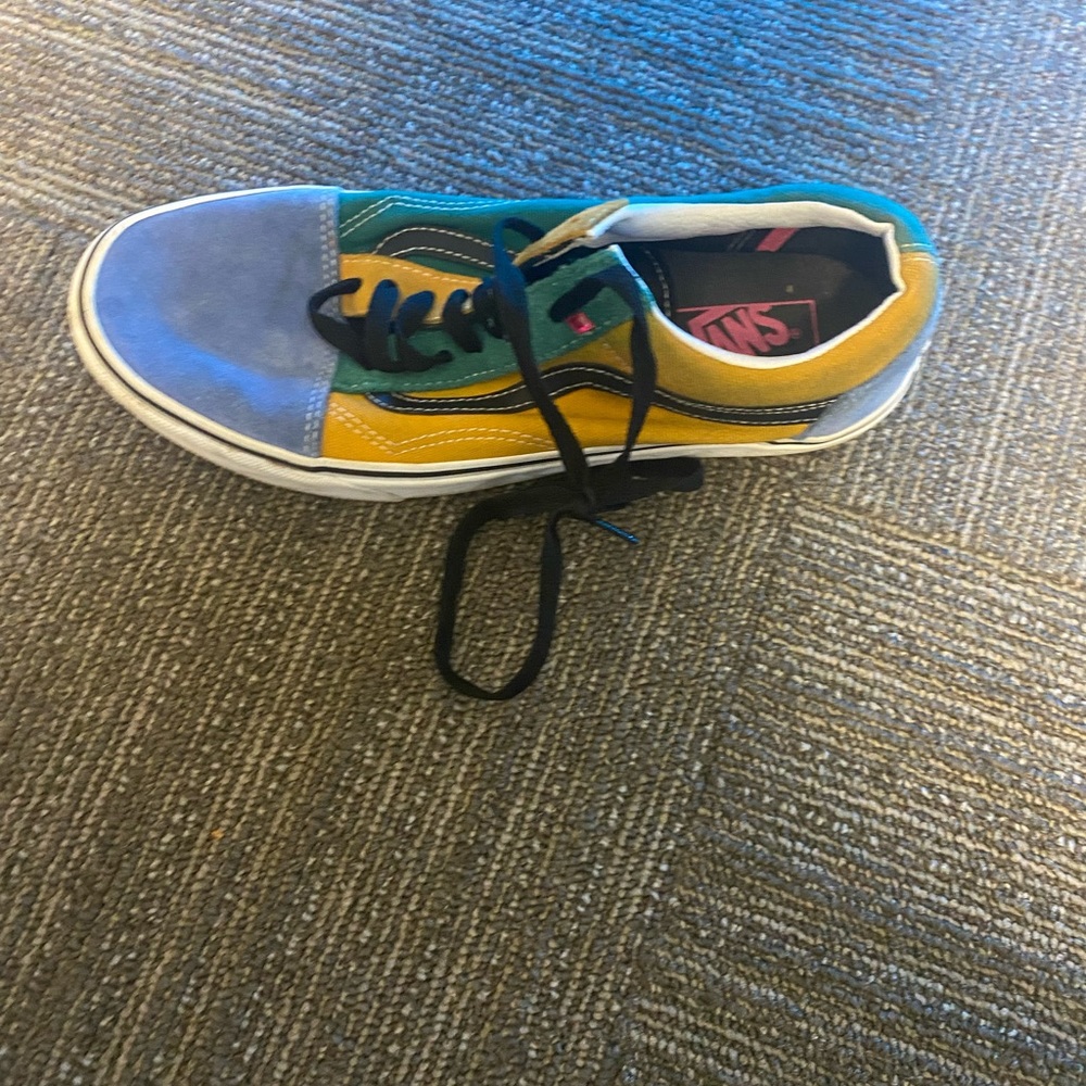Colorful vans - Picture 2 of 2